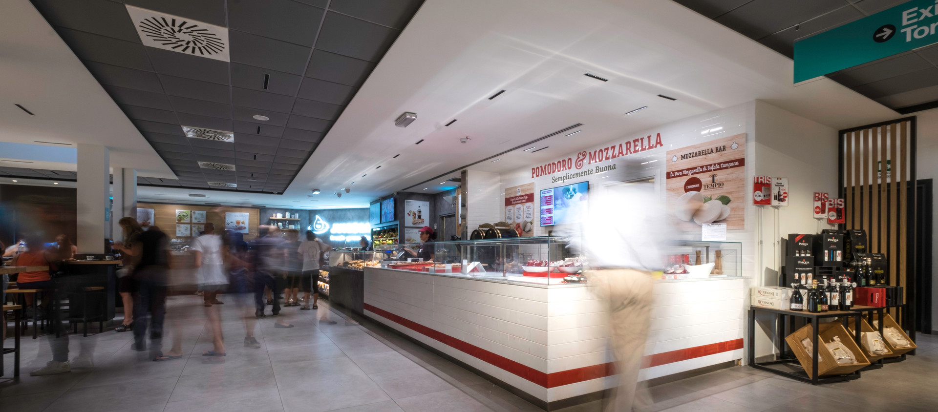 AtlasConcorde Autogrill Novara Italia 045